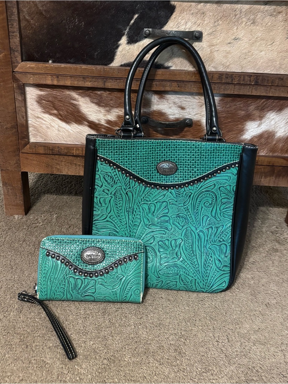 Concealed Carry Turquoise Tooled Tote and Wristlet Set with Black Trim